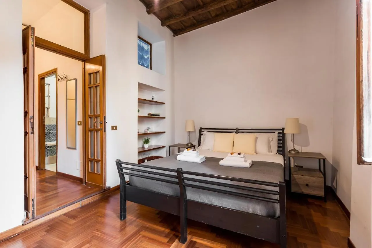 Apartment Appartamento Vicolo Delle Grotte Rome
