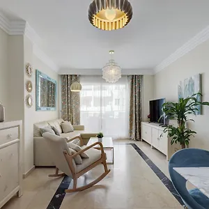 Lujo En Banana Primera Linea De Playa Apartment Marbella